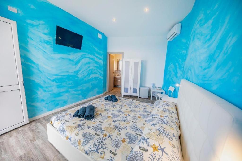 Borgomarino'S Room Cefalù Buitenkant foto