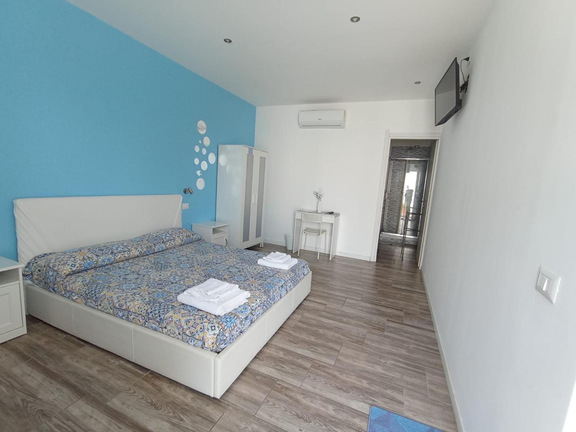Borgomarino'S Room Cefalù Buitenkant foto
