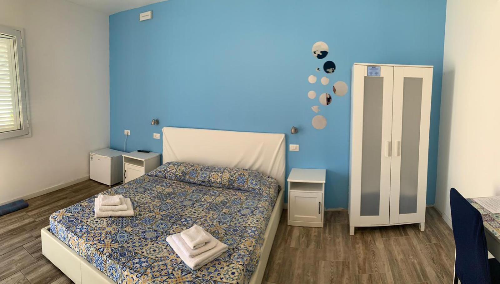 Borgomarino'S Room Cefalù Buitenkant foto